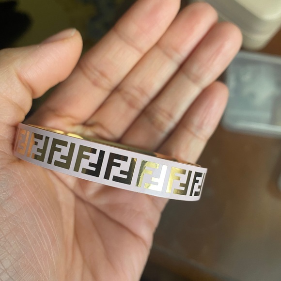 Authentic Fendi Forever bracelet Medium - Picture 2 of 8
